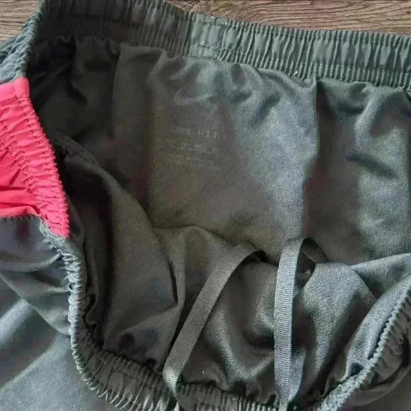 Women’s Nike tempo running shorts size XS - Picture 3 of 3